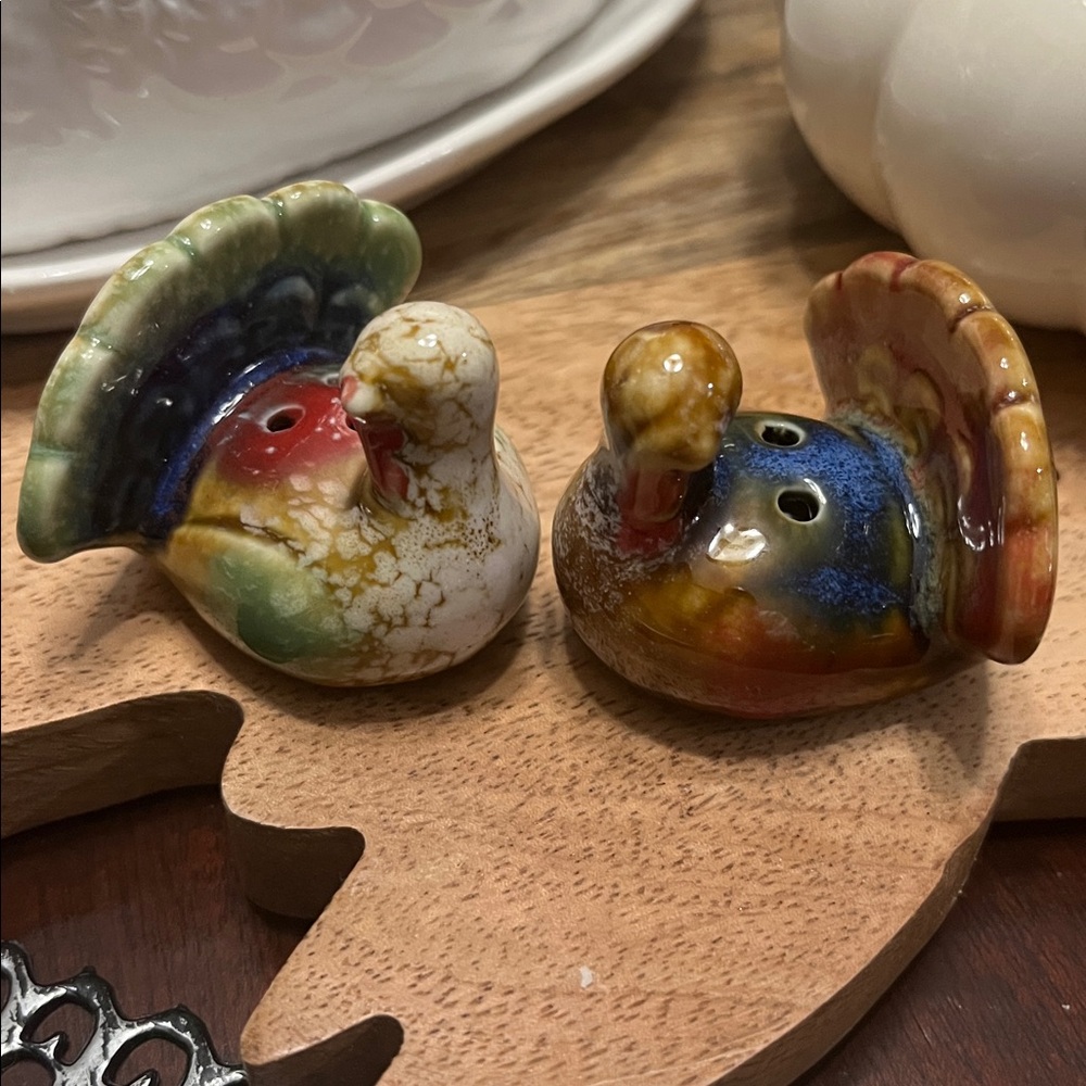 Ceramic Turkey Salt & Pepper Shakers Thanksgiving Table Decor Vintage Style